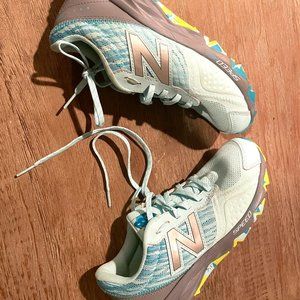New Balance  womens size 5.  KT69ROY